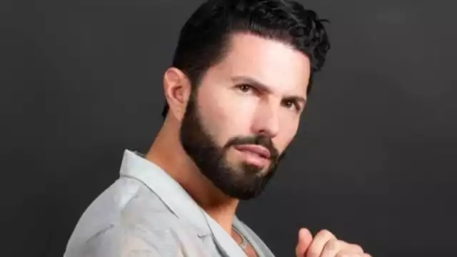 Poncho de Nigris manda mensaje a Adrián Marcelo por entrevista a su mamá