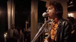 Timothée Chalamet interpreta a Bob Dylan en Un Completo Desconocido.