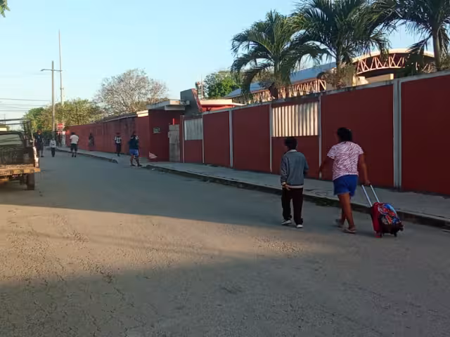 En algunos planteles se registraron el 100% de asistencia de maestros