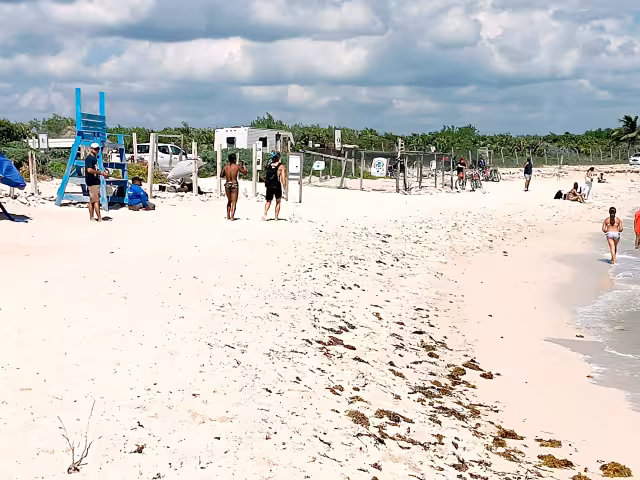 Visitantes resaltaron que, a pesar de la importancia de los guardavidas en este sitio concurrido, el módulo permanece vacío