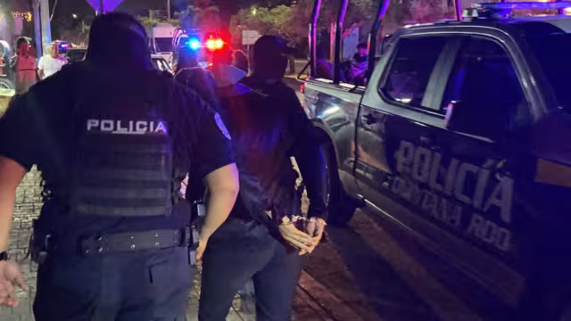 Se cree que el detenido se deshizo de un arma con la que portaba.