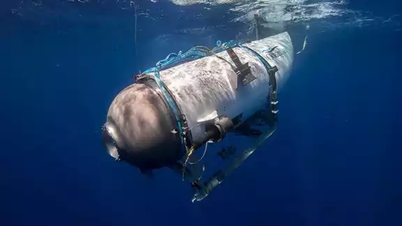 Revelan video del rescate del submarino Titán del fondo del océano Revelan video del rescate del submarino Titán del fondo del océano