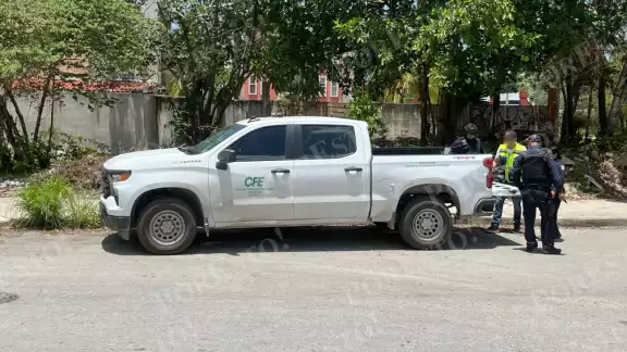 Elementos de la Policía Municipal los detienen de manera infraganti y proceden a la detención Elementos de la Policía Municipal los detienen de manera infraganti y proceden a la detención