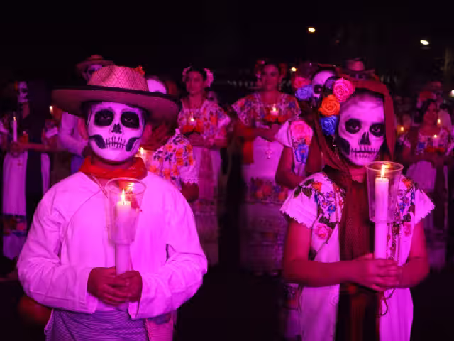 Los "Pixanes" emergieron del reino de los muertos para recorrer las calles de Mérida. 