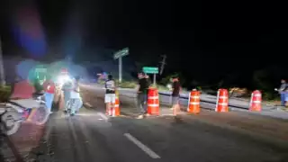 Habitantes de Sergio Buitrón Casas en Quintana Roo bloquean la federal 186 en protesta contra la CFE