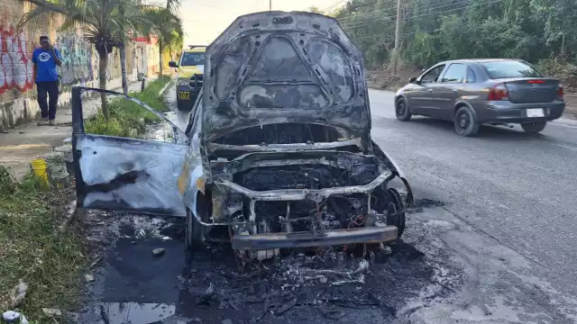 El incendio causó daños de pérdida total del automóvil