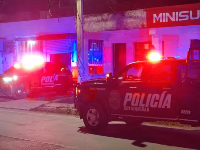 El hecho ocurrió en un centro nocturno de la colonia El Pedregal. Agentes detonaron sus armas para evitar la huida de los sujetos
