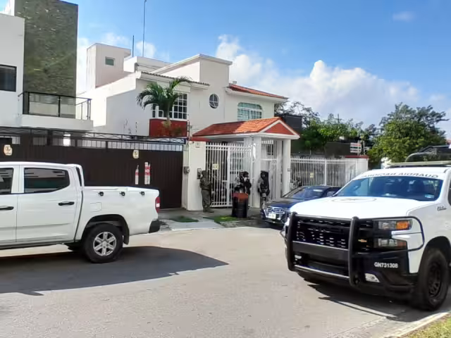 Hasta el momento no se ha revelado más información de detenidos o sustancias ilícitas