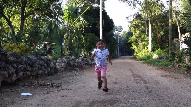 Angelito "El niño mayero" ha ganado mucha fama promoviendo la lengua maya en redes sociales, en donde ya cuenta con más de 160 mil seguidores 