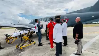 Coordinan IMSS y Sedena traslado aéreo de paciente del Tren Interoceánico