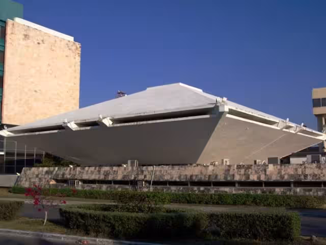 Diseñó edificios icónicos como el Palacio de Gobierno, la Cámara de Diputados y espacios públicos como el parque Moch Couoh