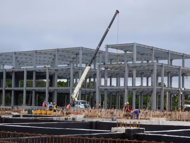 Los materiales de construcción se cotizan en dólares, lo cual afectaría a los presupuestos de obras.