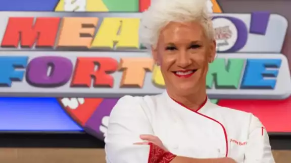 Anne Burrell apareció en varios programas de la cadena Food Network