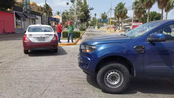 Los conductores optaron por llgar a un arreglo para el pago de los daños a través de los seguros