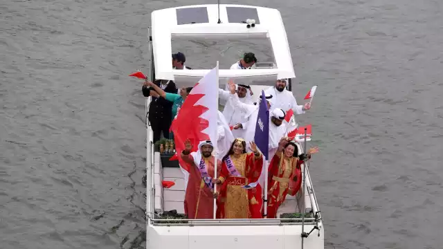 Aunque muchas delegaciones decidieron por atuendos más formales y deportivos, otros prefirieron ir con su vestimenta natal, rompiendo con la estética de la justa deportiva