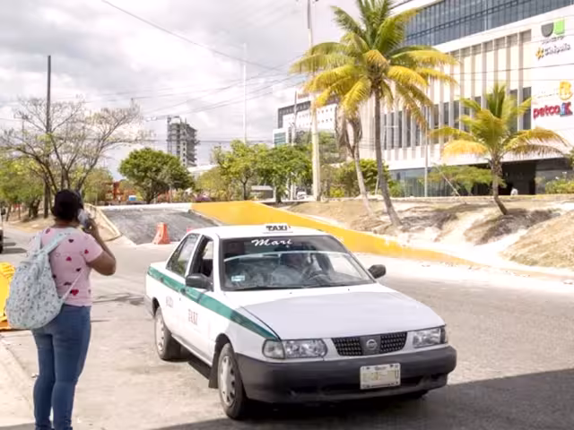 Conflicto entre Uber-taxistas afectan a usuarios en Quintana Roo
