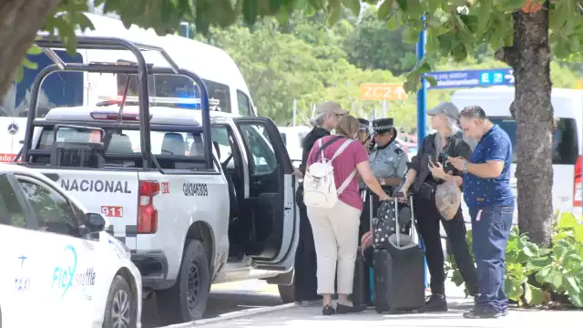 Los elementos de la Guardia Nacional impidieron que las afectadas declararan a Por Esto!, además pidieron que se dejaran de tomar fotos.