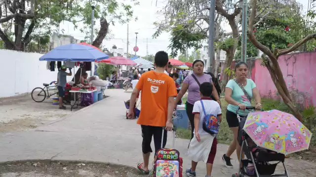  En redes sociales, padres demandan respeto al derecho de sus hijos a recibir educación continua