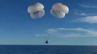 Astronautas de la EEI regresan a la Tierra después de estar varados 9 meses