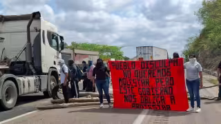 La SEDUC condenó los actos de violencia durante la protesta de normalistas en Hecelchakán.