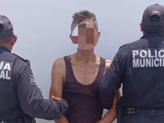 Tras haber intentado huir en un vehículo el sujeto fue asegurado