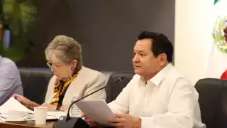 Gobierno de Yucatán y autoridades federales firman acuerdo para regular la industria porcícola