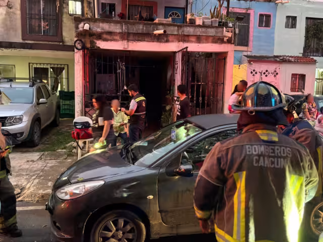 omberos lograron controlar las llamas, mientras una de las víctimas era trasladada al Hospital General “Dr. Jesús Kumate Rodríguez”