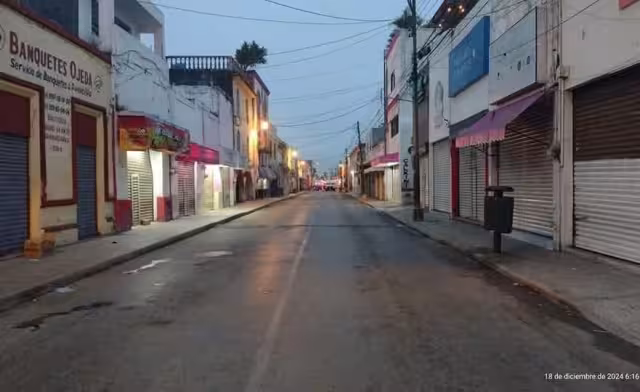 El motociclista presuntamente no respetó el semáforo en rojo