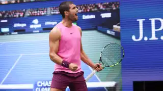 "Se siente increíble",  Alcaraz se impone con autoridad a Djokovic y avanza a su segunda final del US Open