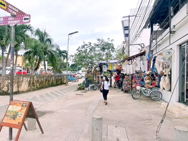 Algunos vendedores ambulantes dieron a conocer que el número de visitantes es inferior pese a la inversión y promoción del destino