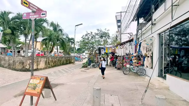 Algunos vendedores ambulantes dieron a conocer que el número de visitantes es inferior pese a la inversión y promoción del destino