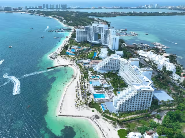 En ciertas fecha, las playas no registran presencia de algar marinas