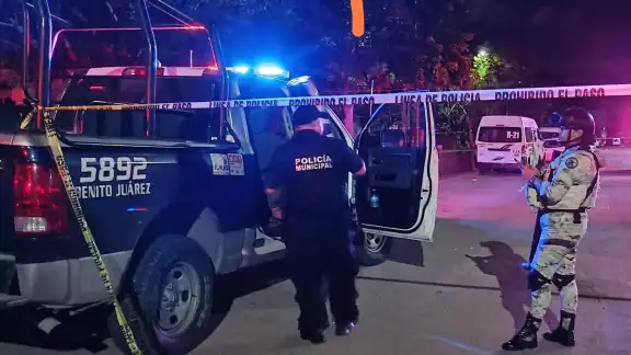Balean la casa de un Policía de Tránsito en Cancún; autoridades investigan el caso.
