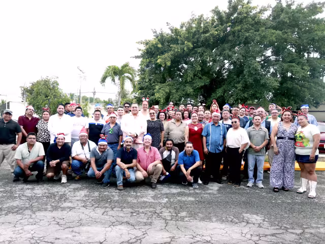 La familia PorEsto! reforzó, una vez más, sus lazos de unidad como equipo, luego de un año de arduo trabajo, en un ambiente de franca amistad y fraternida