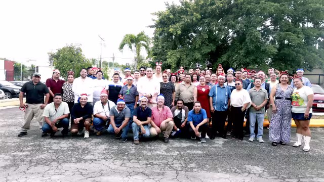La familia PorEsto! reforzó, una vez más, sus lazos de unidad como equipo, luego de un año de arduo trabajo, en un ambiente de franca amistad y fraternida