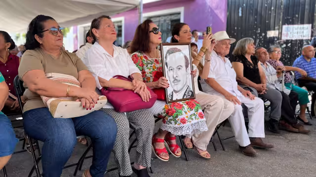 Decenas de personas conmemoraron el 68 aniversario luctuoso de Pedro Infante