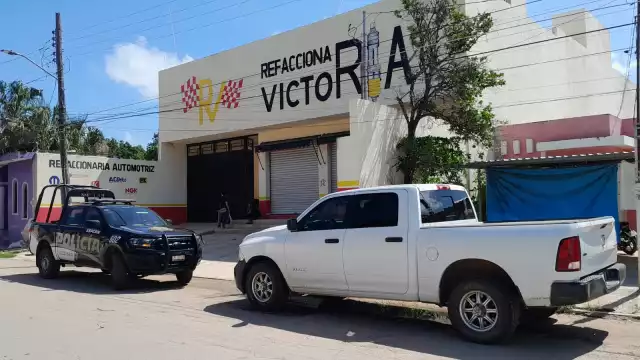 Un robo en una refaccionaria automotriz resultó en la pérdida de 140 mil pesos y cuatro celulares