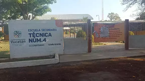 Alumnos de la Técnica 4 estarían llevando armas blancas al plantel para amedrentar a sus compañeros Alumnos de la Técnica 4 estarían llevando armas blancas al plantel para amedrentar a sus compañeros