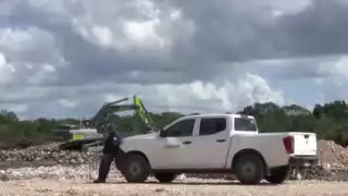 Integrantes del Consejo Comunitario de Kinchil denunciaron que la empresa avícola Crío sigue destruyendo la zona arqueológica de Tzemé.