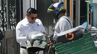 Luego de caer al pavimento, se notó adolorido en la zona del tobillo