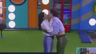 El beso que emocionó a más de uno en las redes sociales