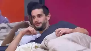 Adrián entró a la zona donde fuman y no regresó a la casa