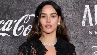 Adria Arjona, la mujer que suena para ser una súper heroína