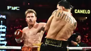 Canelo en acción ante Berlanga