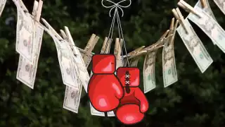 Los guantes se manchan por la delincuencia organizada