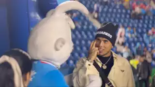 Salcedo se presentó en el partido de esta noche