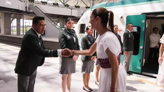 La presidenta de México llegó a su informe de Gobierno con una aprobación del 77.8%; el 65.8 espera mejoras La presidenta de México llegó a su informe de Gobierno con una aprobación del 77.8%; el 65.8 espera mejoras