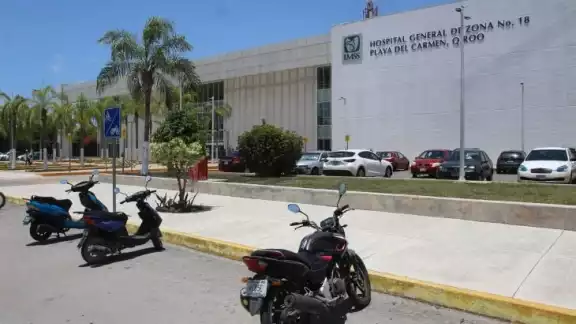 El hombre comentó que la puerta no volvió a abrirse y terminó atrapado dentro de la estructura El hombre comentó que la puerta no volvió a abrirse y terminó atrapado dentro de la estructura