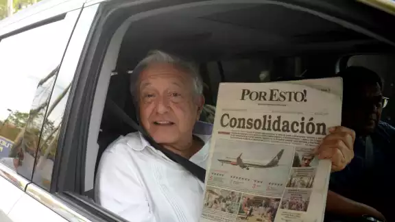 AMLO declara sentirse feliz ante triunfo de Joaquín Díaz Mena en Yucatán AMLO declara sentirse feliz ante triunfo de Joaquín Díaz Mena en Yucatán