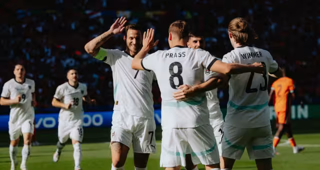 Con tres goles en su último partido, Austria se convirtió en el líder del Grupo de la Eurocopa